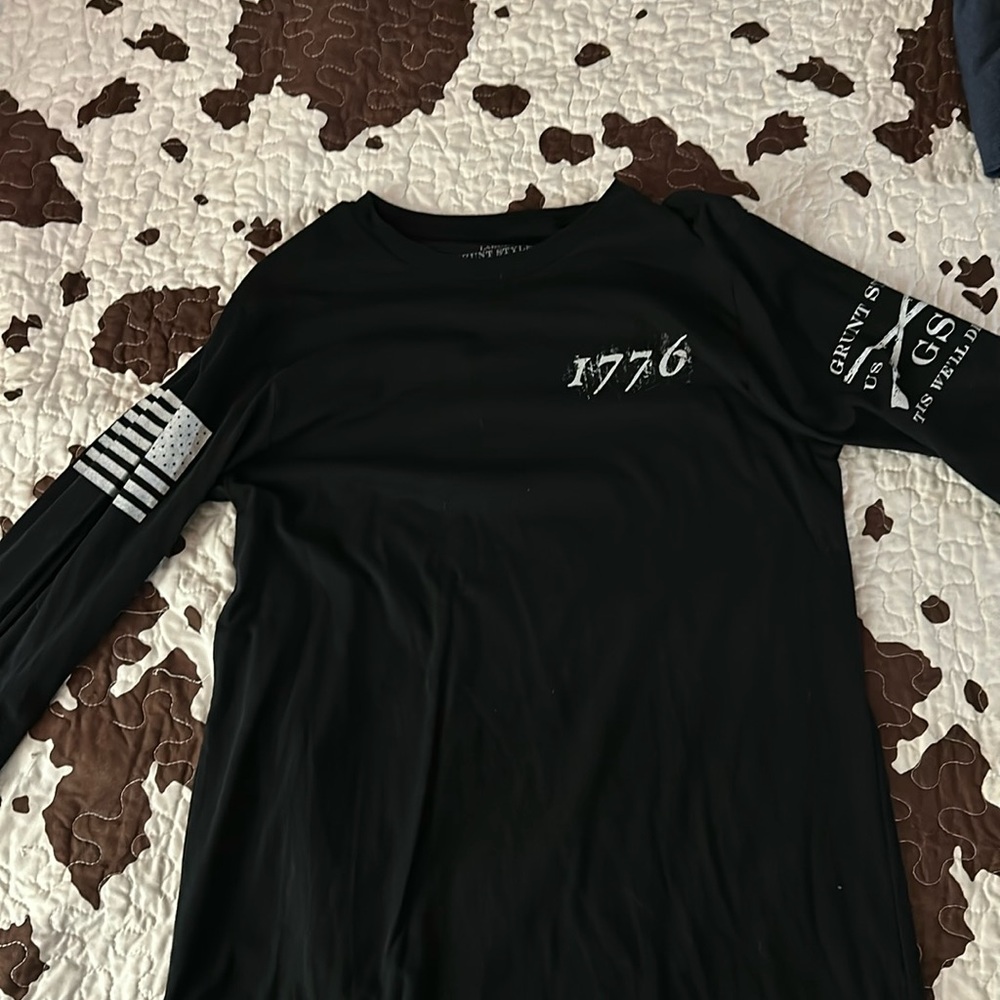 Men’s long sleeve shirt EUC size L